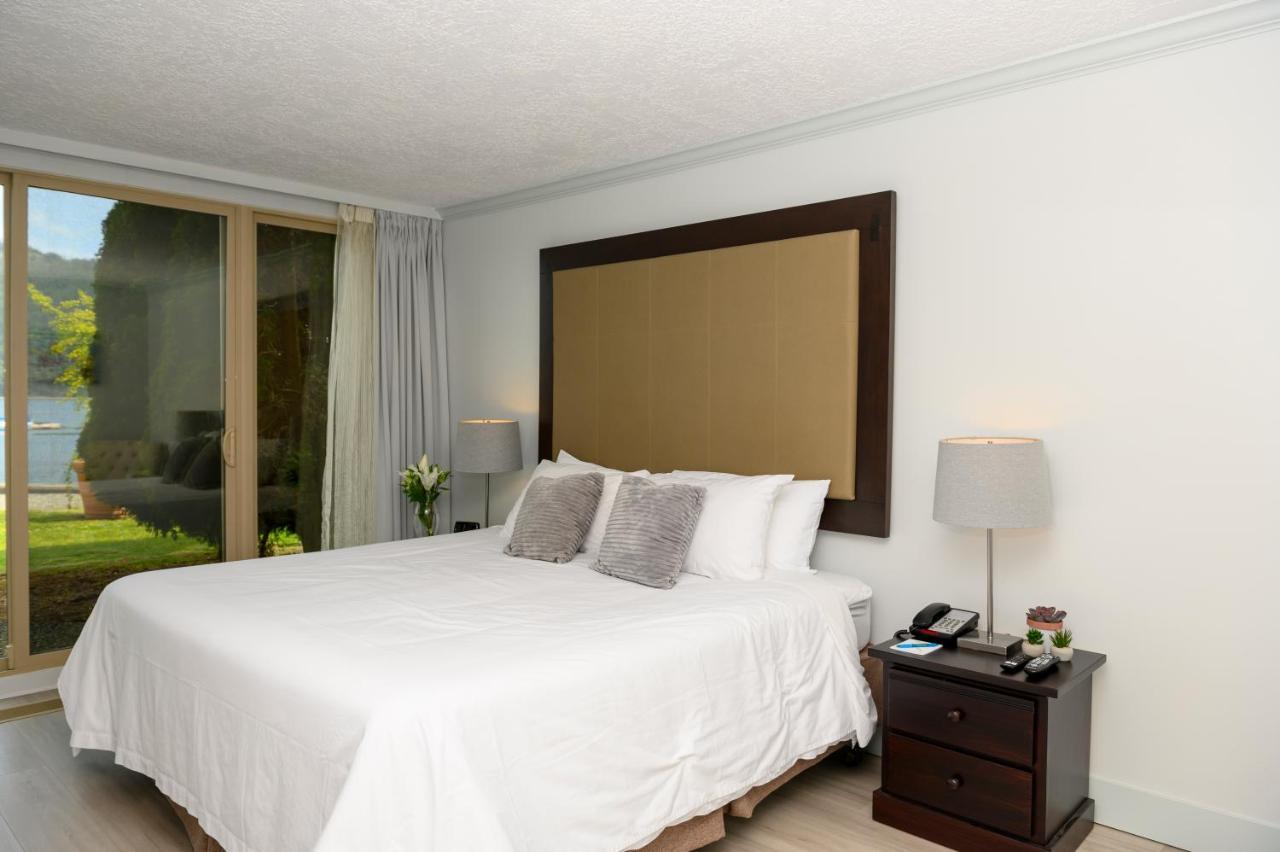 Oceanfront Suites At Cowichan Bay Exteriör bild