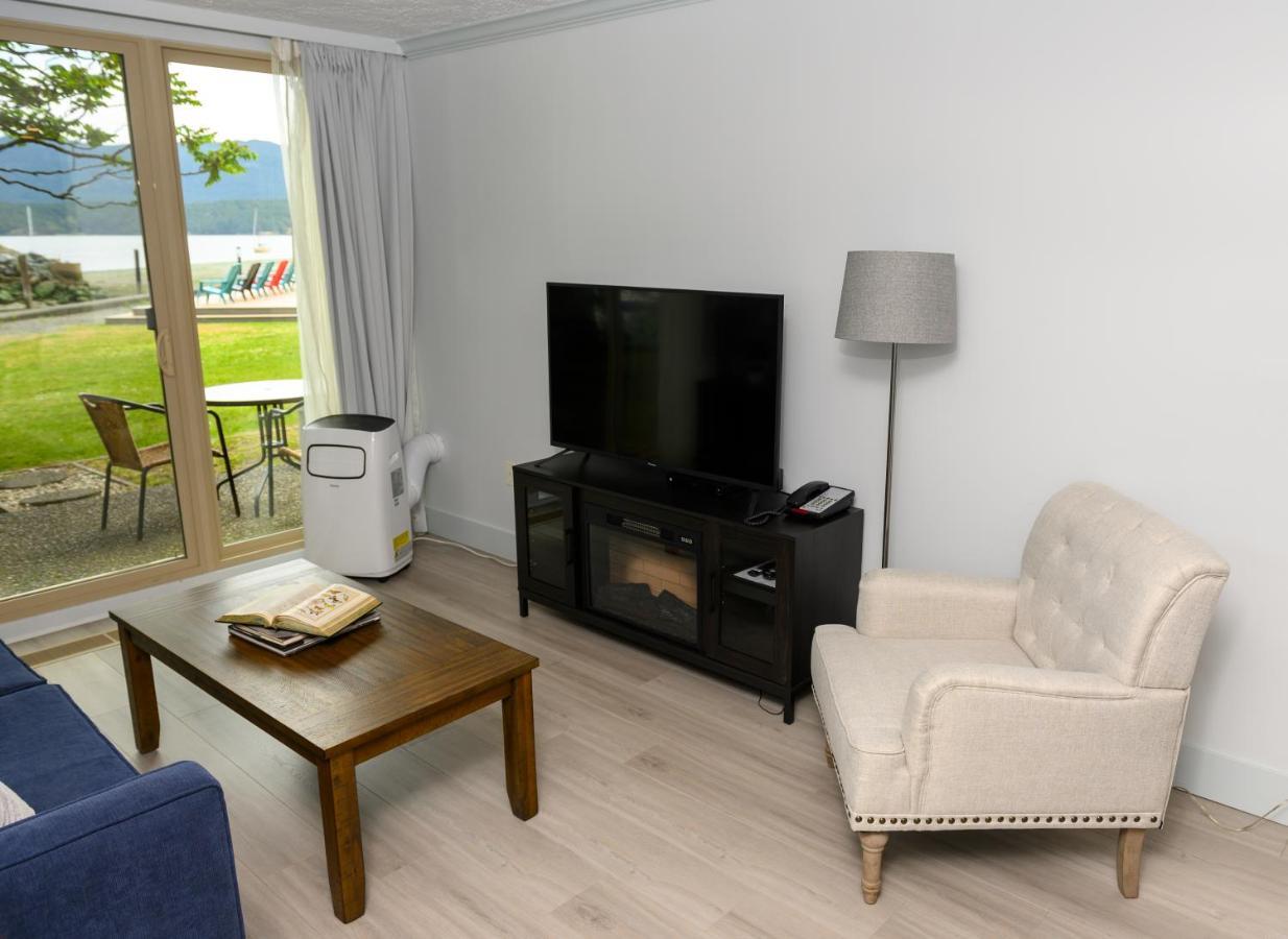 Oceanfront Suites At Cowichan Bay Exteriör bild
