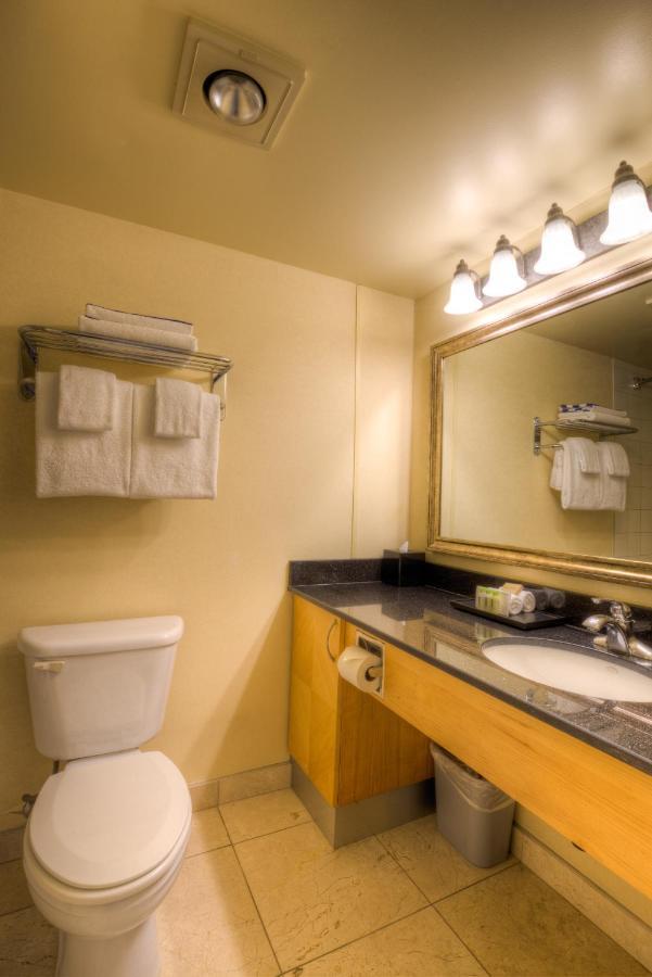 Oceanfront Suites At Cowichan Bay Exteriör bild