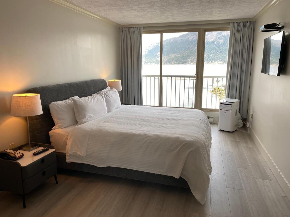 Oceanfront Suites At Cowichan Bay Exteriör bild