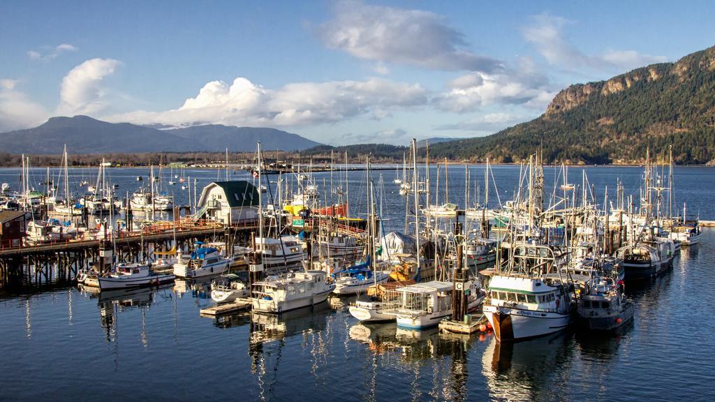 Oceanfront Suites At Cowichan Bay Exteriör bild