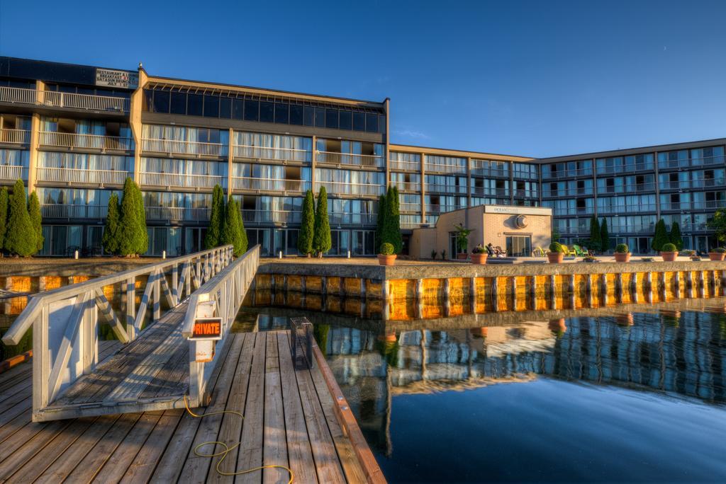 Oceanfront Suites At Cowichan Bay Exteriör bild