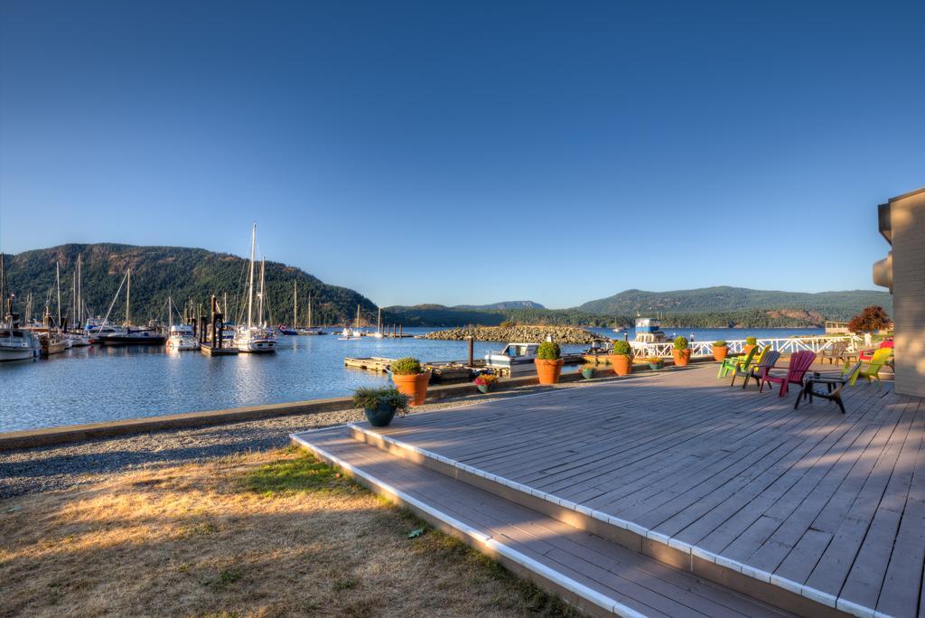 Oceanfront Suites At Cowichan Bay Exteriör bild