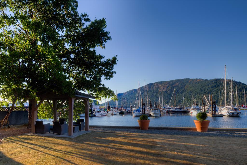 Oceanfront Suites At Cowichan Bay Exteriör bild