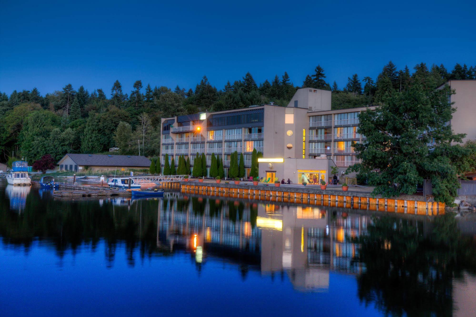 Oceanfront Suites At Cowichan Bay Exteriör bild