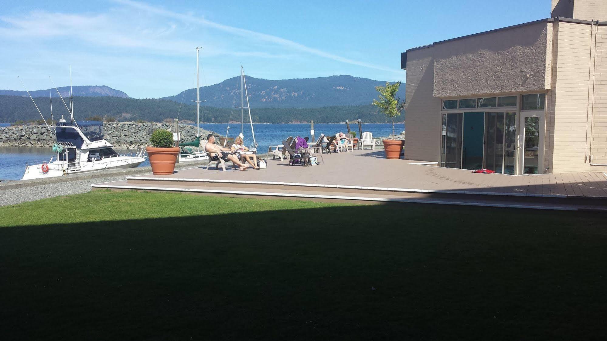 Oceanfront Suites At Cowichan Bay Exteriör bild