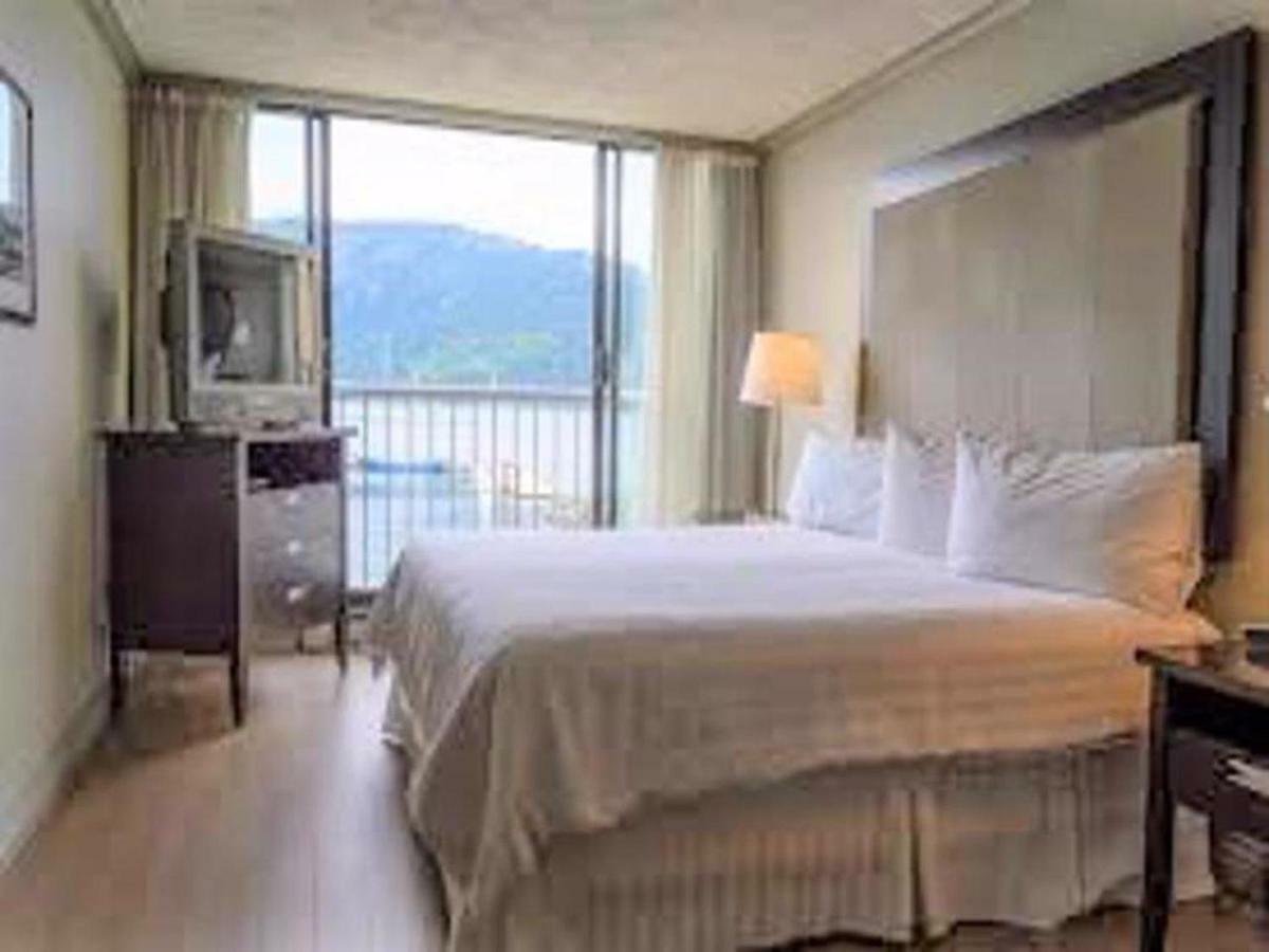 Oceanfront Suites At Cowichan Bay Exteriör bild