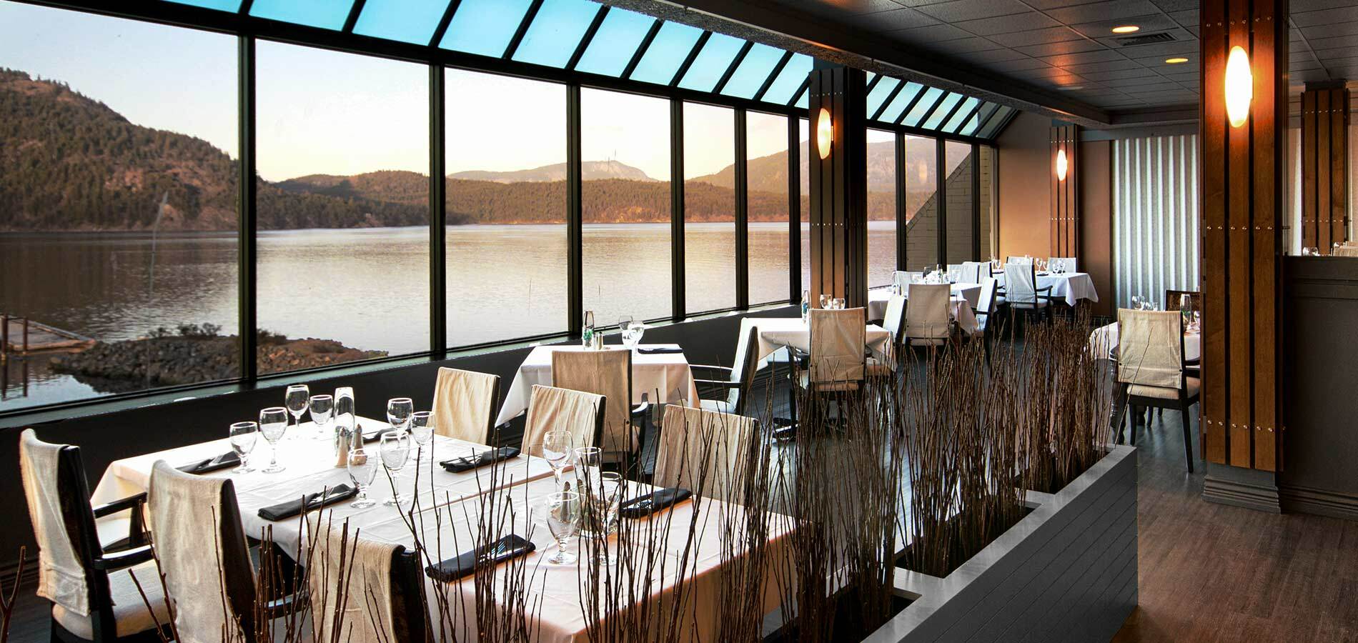 Oceanfront Suites At Cowichan Bay Exteriör bild